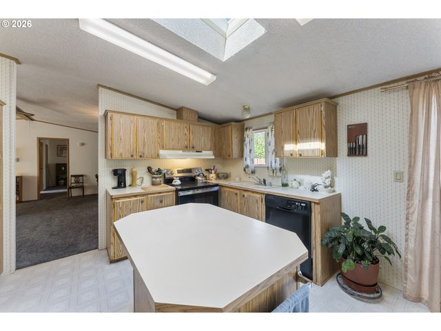 14858 HEATHERGLEN Dr 76, Oregon City, OR 97045