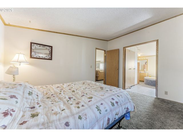 14858 HEATHERGLEN Dr 76, Oregon City, OR 97045