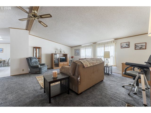 14858 HEATHERGLEN Dr 76, Oregon City, OR 97045