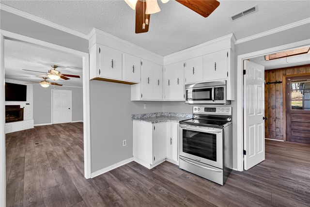 609 Robinson Bridge Road, Central, SC 29630