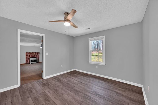 609 Robinson Bridge Road, Central, SC 29630