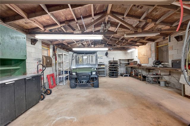 609 Robinson Bridge Road, Central, SC 29630