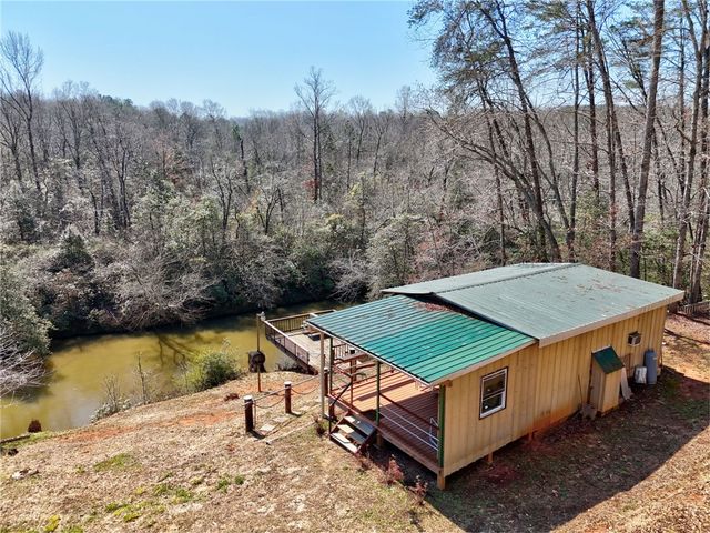 609 Robinson Bridge Road, Central, SC 29630