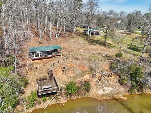 609 Robinson Bridge Road, Central, SC 29630