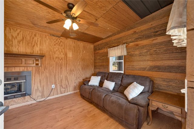 609 Robinson Bridge Road, Central, SC 29630