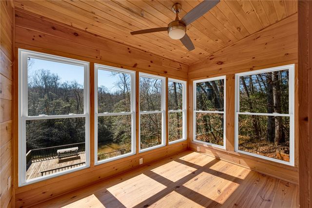 609 Robinson Bridge Road, Central, SC 29630
