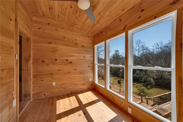 609 Robinson Bridge Road, Central, SC 29630