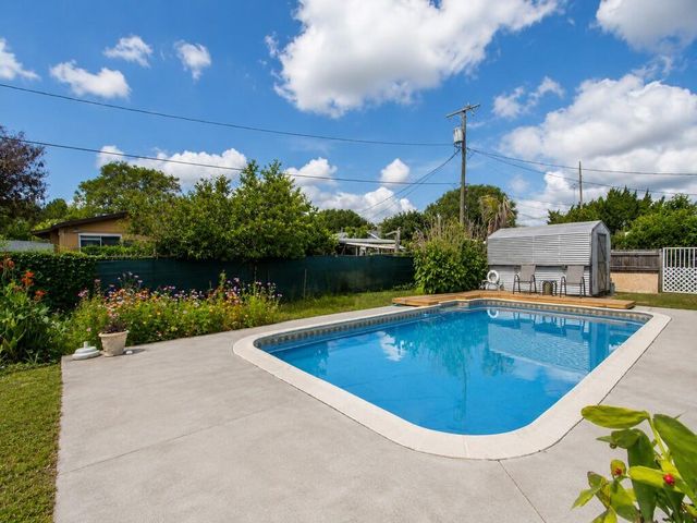 2405 Blossom Court, Fort Pierce, FL 34982