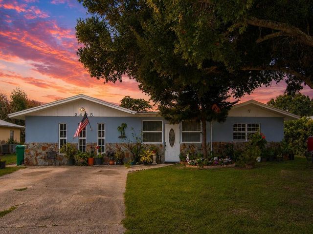 2405 Blossom Court, Fort Pierce, FL 34982