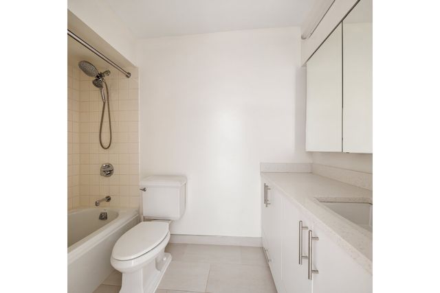 309 E 49th St Apt 19B, New York City, NY 10017