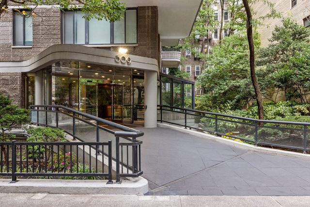 309 E 49th St Apt 19B, New York City, NY 10017