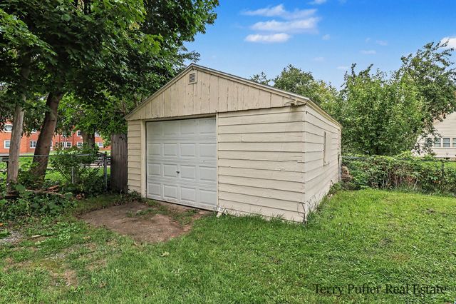 1187 Washington Avenue, Muskegon, MI 49441