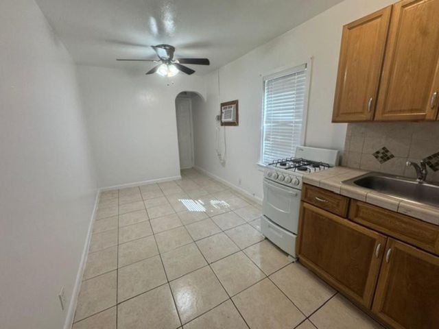 1822 Dixieanna Street 14, Hollywood, FL 33020