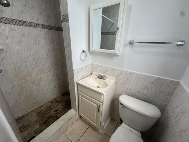 1822 Dixieanna Street 14, Hollywood, FL 33020