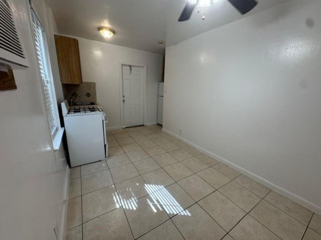 1822 Dixieanna Street 14, Hollywood, FL 33020