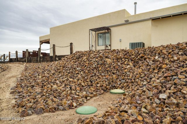 1627 E Goldenrod Lane, Benson, AZ 85602
