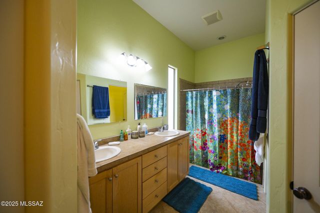1627 E Goldenrod Lane, Benson, AZ 85602