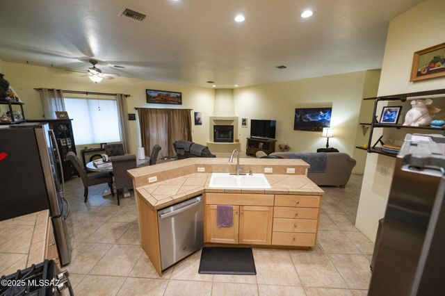 1627 E Goldenrod Lane, Benson, AZ 85602