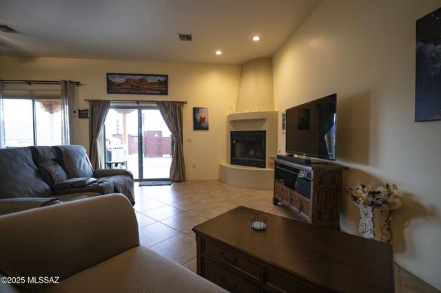 1627 E Goldenrod Lane, Benson, AZ 85602
