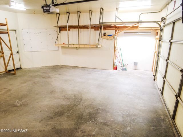 1627 E Goldenrod Lane, Benson, AZ 85602