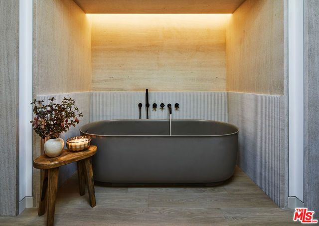 23515 Malibu Colony Road, Malibu, CA 90265