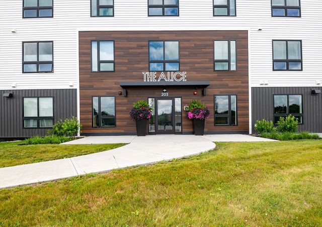 203 Lowell St 119, Wilmington, MA 01887