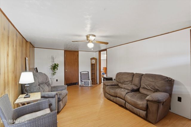 428 Browder Circle, Oliver Springs, TN 37840