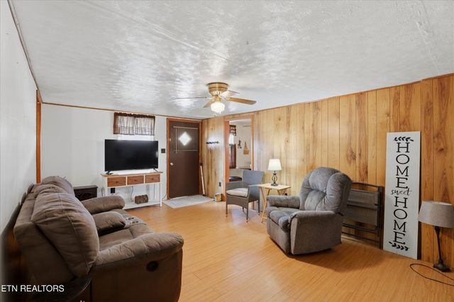 428 Browder Circle, Oliver Springs, TN 37840