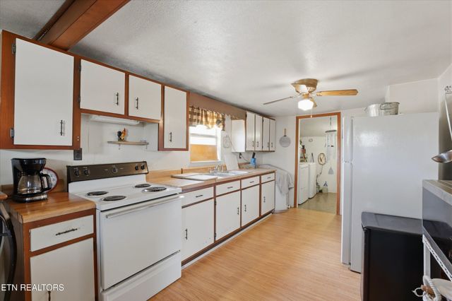 428 Browder Circle, Oliver Springs, TN 37840