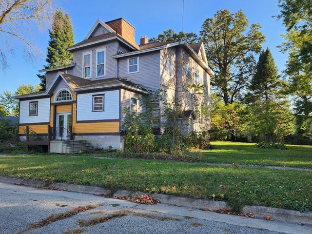 206 SE Pleasant Street, Brownsdale, MN 55918