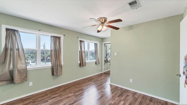 895 Lakebreeze Drive, Canyon Lake, TX 78133
