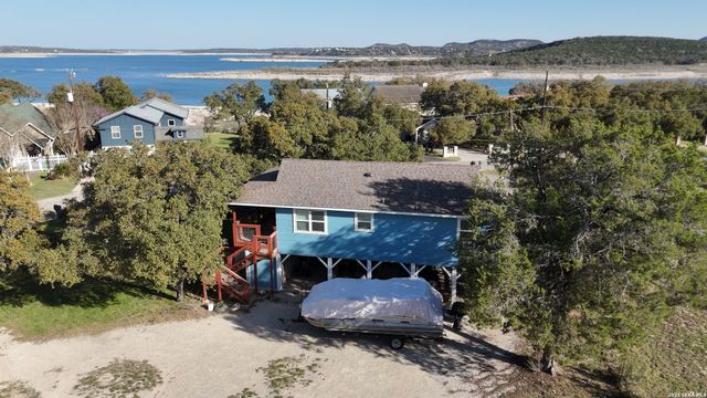 895 Lakebreeze Drive, Canyon Lake, TX 78133
