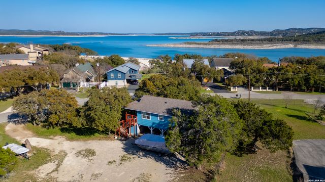 895 Lakebreeze Drive, Canyon Lake, TX 78133