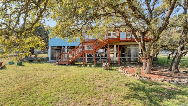 895 Lakebreeze Drive, Canyon Lake, TX 78133