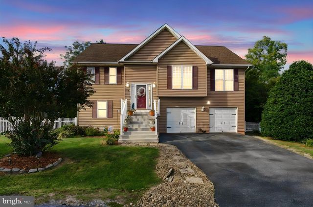 29 CLEMATIS CT, Martinsburg, WV 25401
