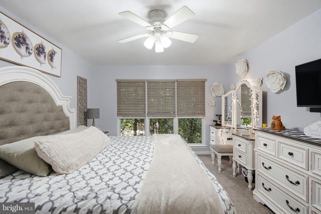 29 CLEMATIS CT, Martinsburg, WV 25401