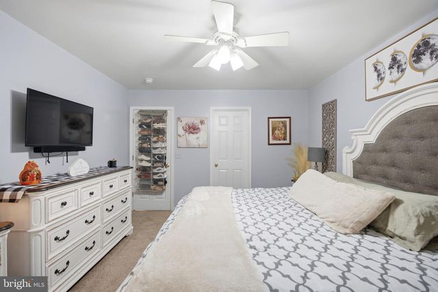29 CLEMATIS CT, Martinsburg, WV 25401