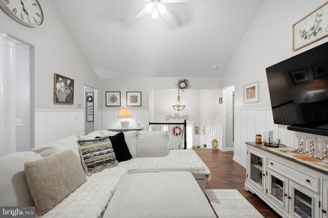 29 CLEMATIS CT, Martinsburg, WV 25401