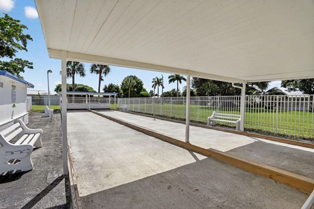 6800 NW 75th St, Tamarac, FL 33321
