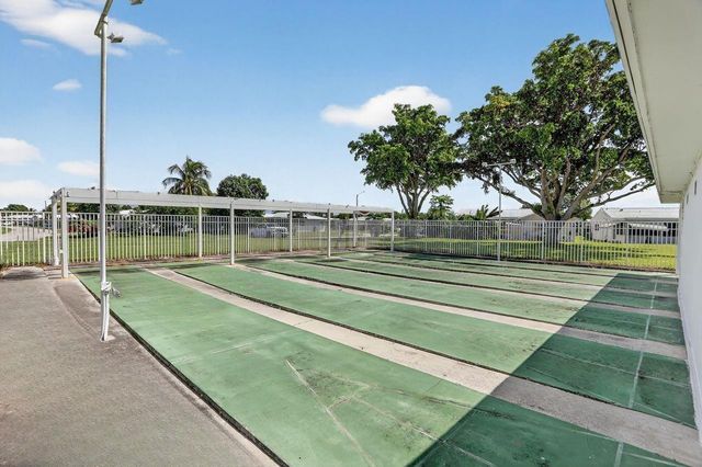 6800 NW 75th St, Tamarac, FL 33321
