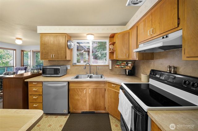 5111 21st Avenue SE, Lacey, WA 98503