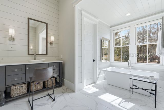 18 Gregorie Nck, Okatie, SC 29909