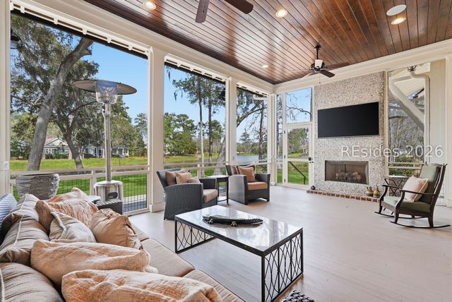 18 Gregorie Nck, Okatie, SC 29909