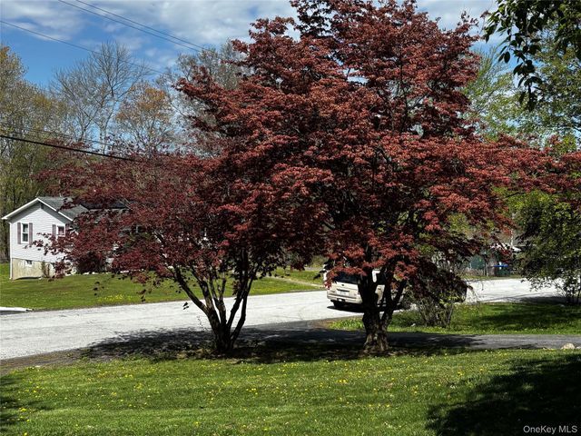 17 Woodland Drive, Walden, NY 12586