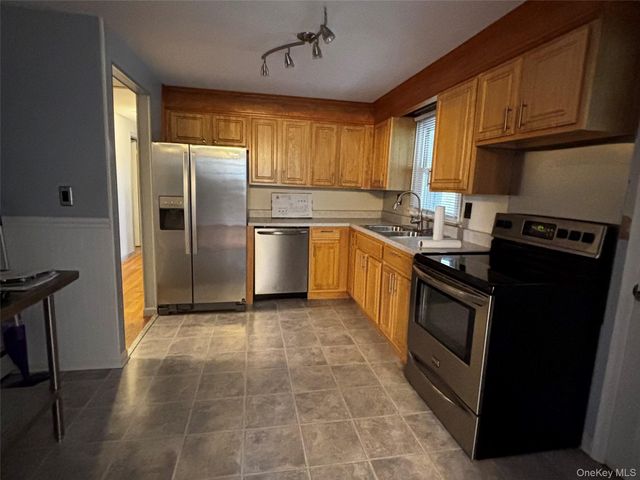 17 Woodland Drive, Walden, NY 12586