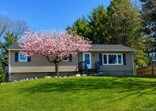 17 Woodland Drive, Walden, NY 12586