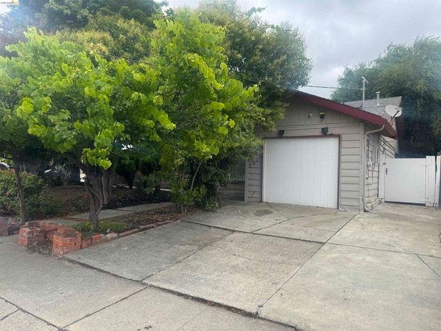 2029 Highland Dr, Concord, CA 94520