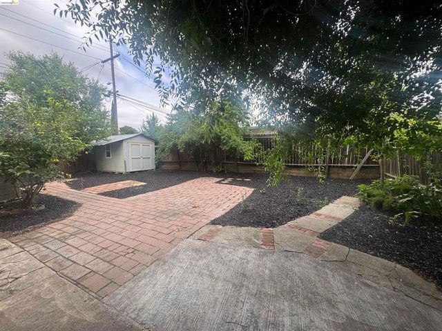 2029 Highland Dr, Concord, CA 94520