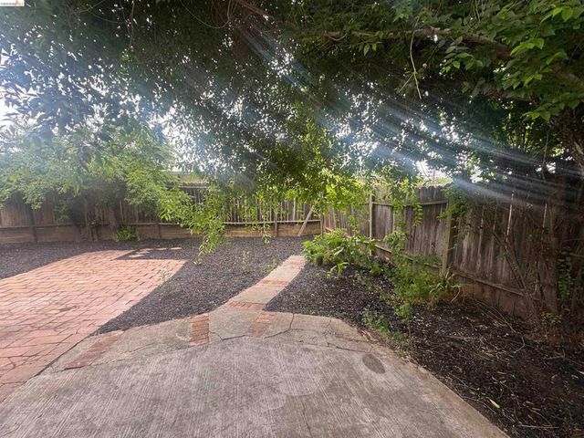 2029 Highland Dr, Concord, CA 94520