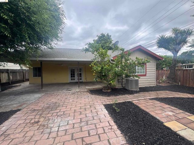 2029 Highland Dr, Concord, CA 94520